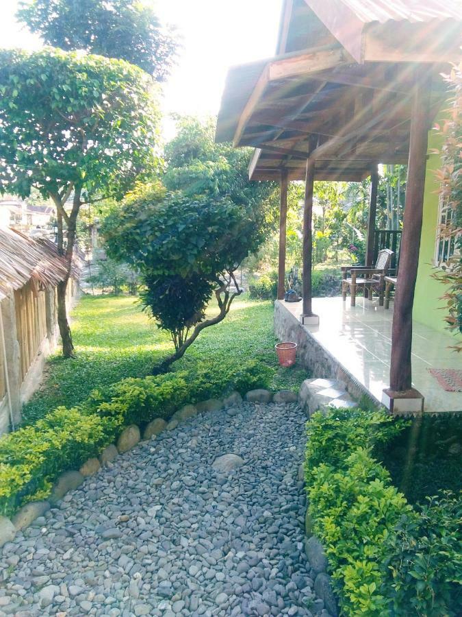 Sahnan Guest House Bukit Lawang Exteriör bild