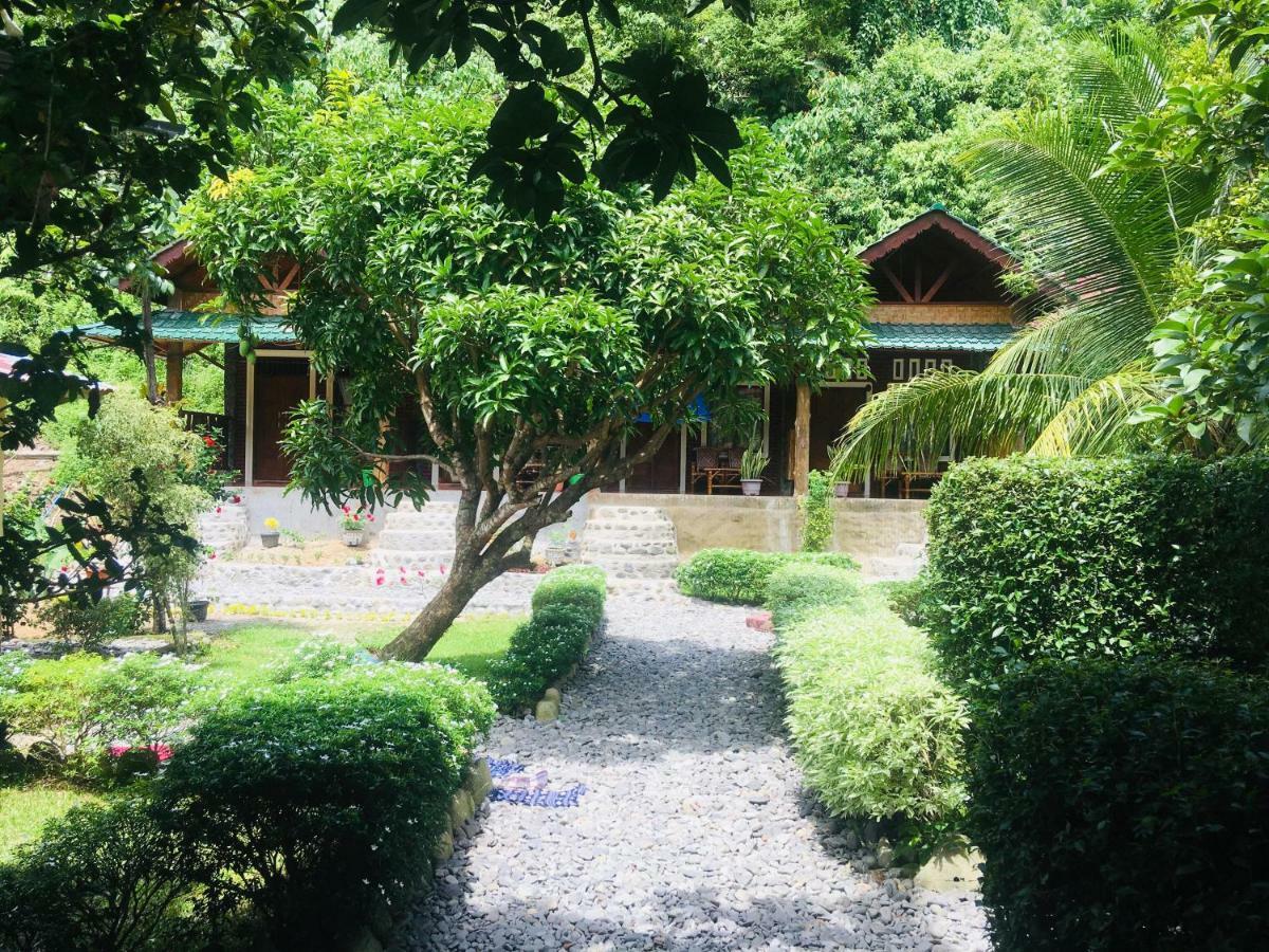 Sahnan Guest House Bukit Lawang Exteriör bild